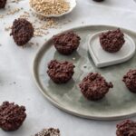 Sukkerfri chokolade-quinoa snacks i mini muffinsform – glutenfri og mavevenlig
